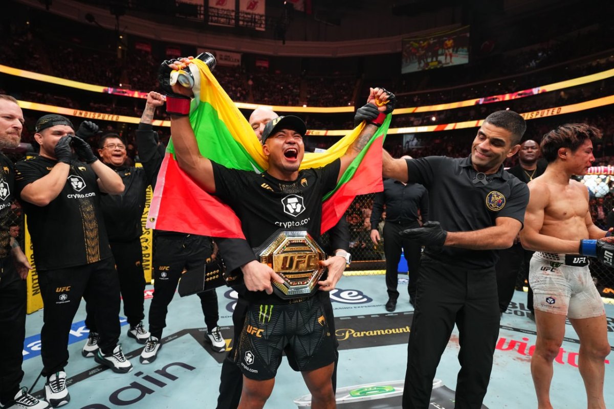 Джошуа Ван победил Александра Пантожу в реванше и защитил титул UFC в наилегчайшем весе