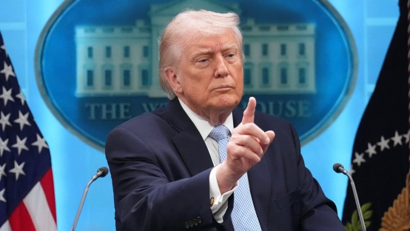 Крупные СМИ подали в суд на Трампа из-за запрета работать в Белом доме