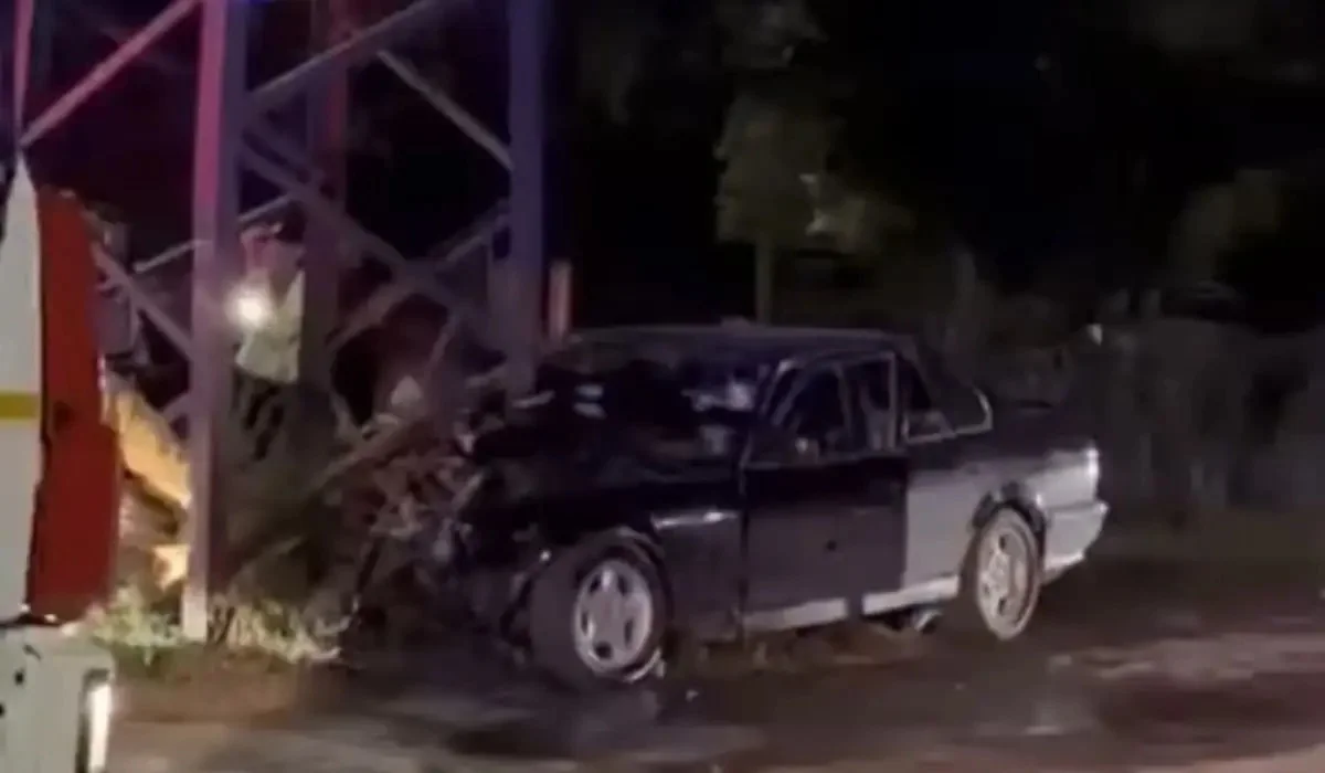 Жезқазғанда BMW электр желісінің бағанына соғылды: жасөспірім қаза тапты (ВИДЕО)