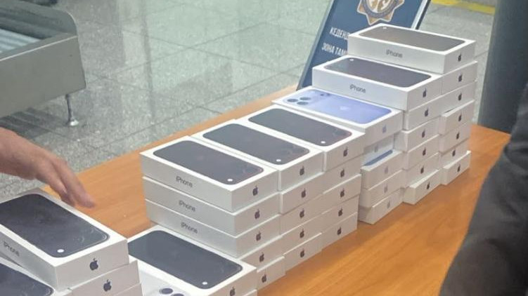 Целые партии iPhone 18 пытались провезти через аэропорт Астаны