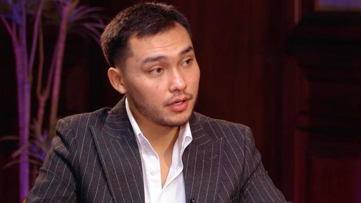 «Ақшаң болмаса, сен ешкім емессің»: актер Әбілмансұр Серіковтің сөзі қызу талқыланды (ВИДЕО)