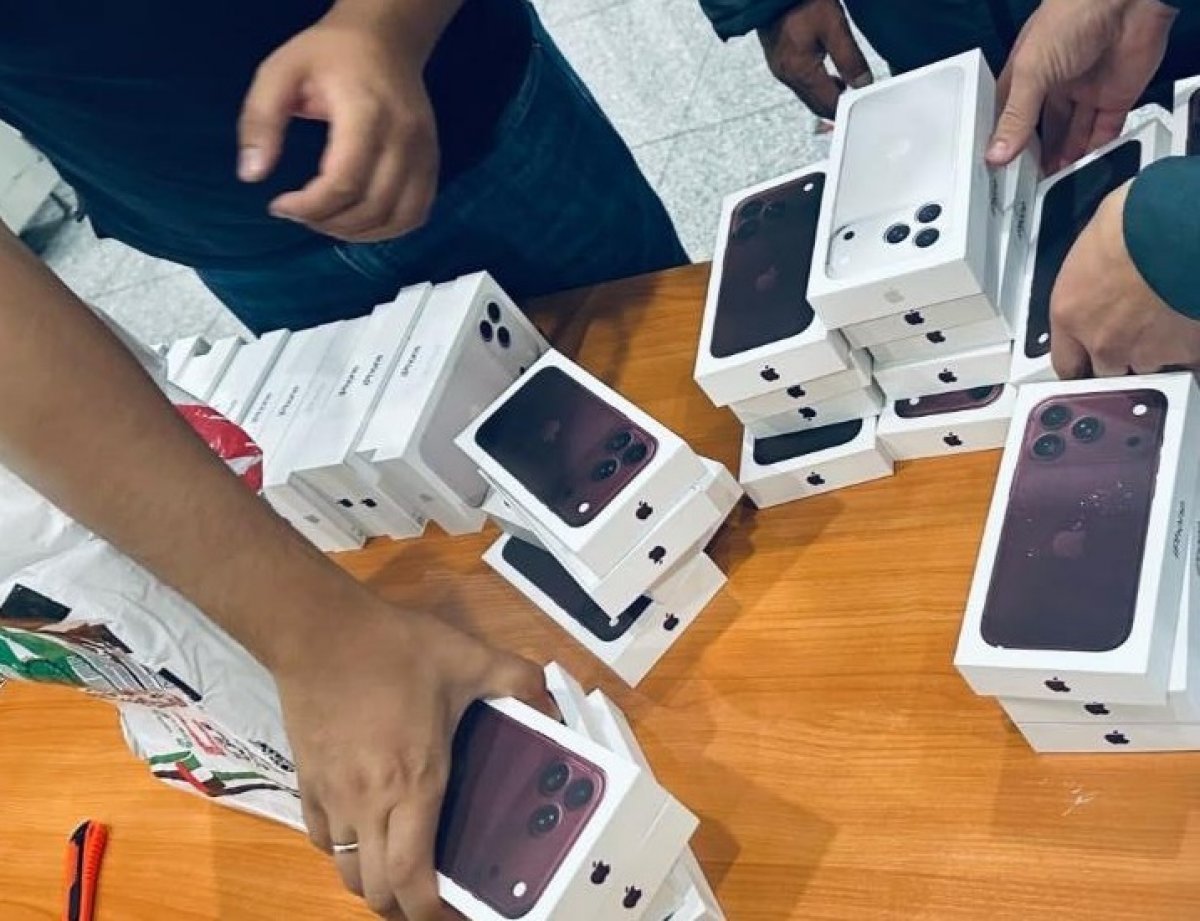 223 смартфона iPhone 18 и наушники AirPods изъяты в аэропорту Астаны