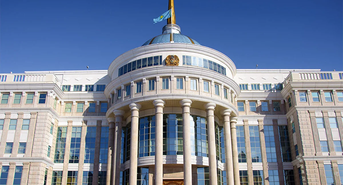 23 қыркүйекте Халық кеңесінің бірінші сессиясы өтеді