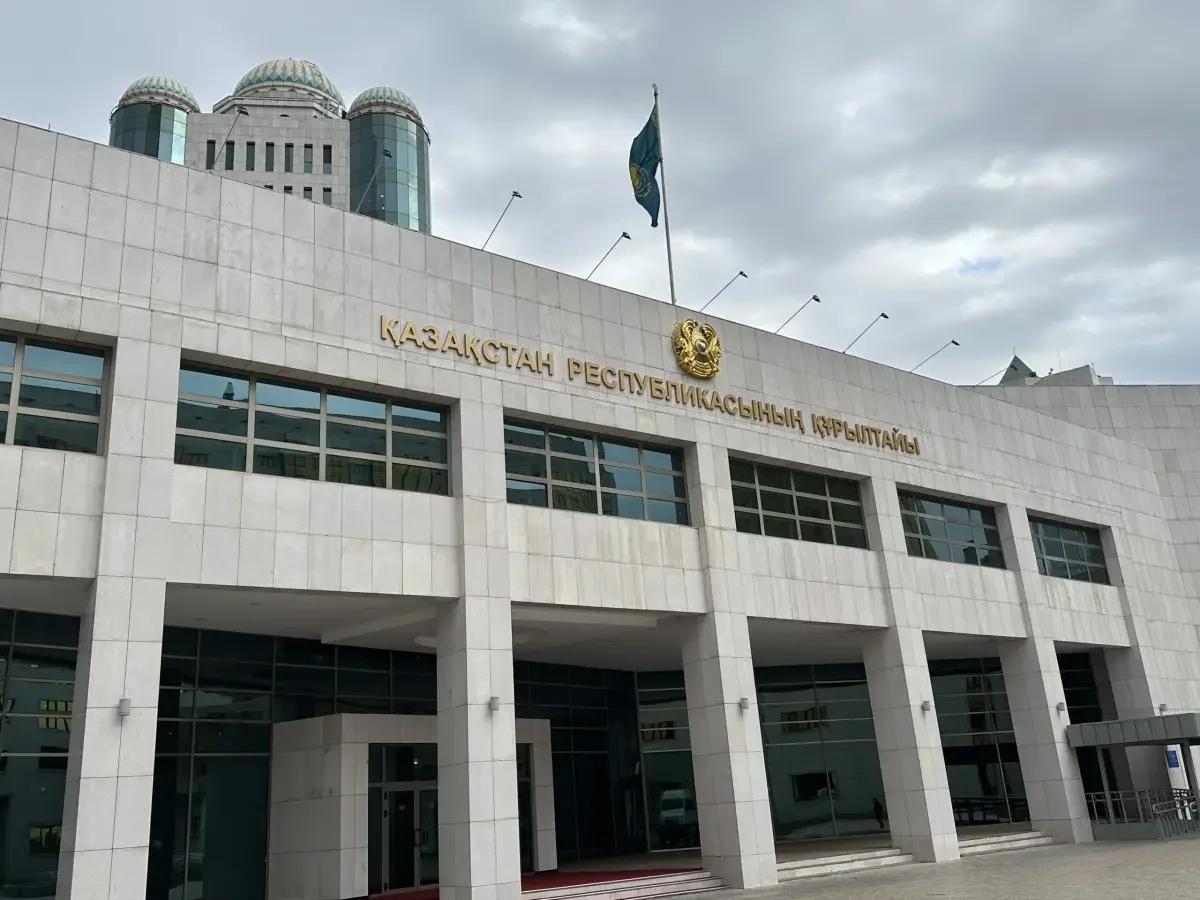 Ертең Құрылтай отырысында депутаттар екі Заң жобасын қарайды