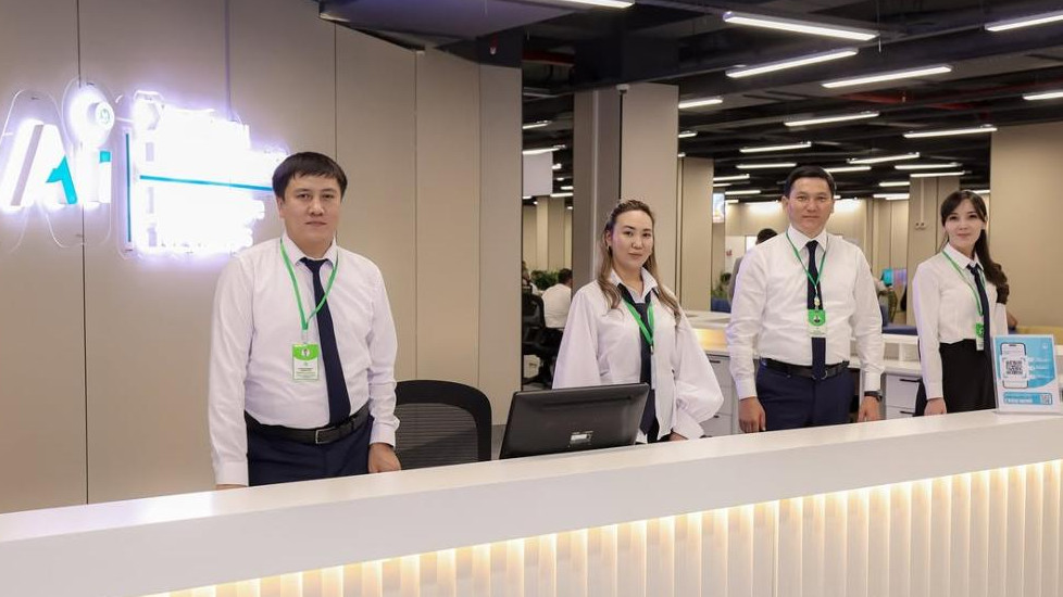 Паспорт за несколько минут и eGov GPT: в Шымкенте открылся AI-офис