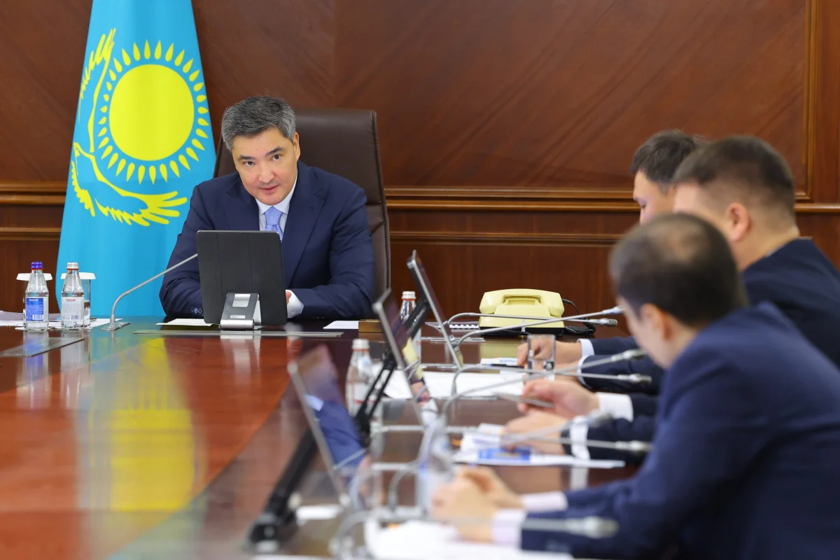 Олжас Бектенов провел совещание по вопросам развития нефтеперерабатывающей отрасли