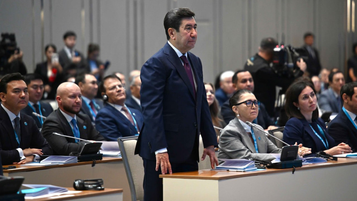 Ерлан Қошанов Қазақстан Халық Кеңесінің төрағасы болып сайланды