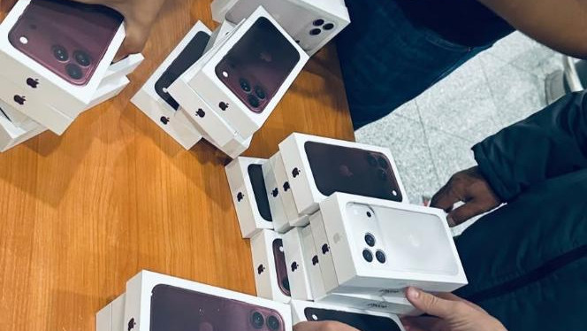 223 новых iPhone задержали в аэропорту Астаны