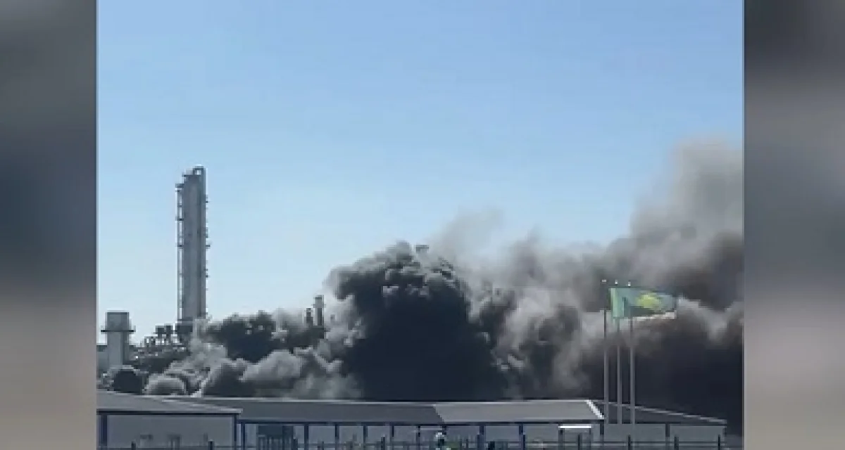 Задымление на химзаводе в Атырау: открытое пламя потушили