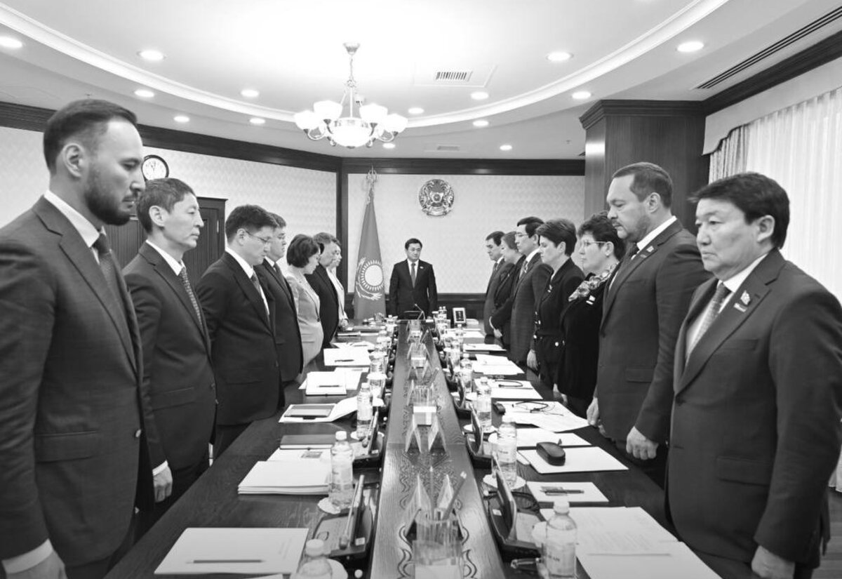 Депутаттар қанша қаржы жинады: Құрылтай өкілдері әскерилердің отбасыларына қолдау білдірді