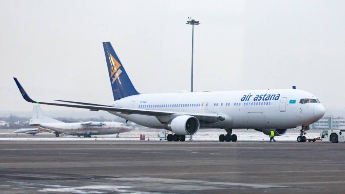 Air Astana әскери қызметшілердің жақындарын тегін тасымалдайтынын мәлімдеді
