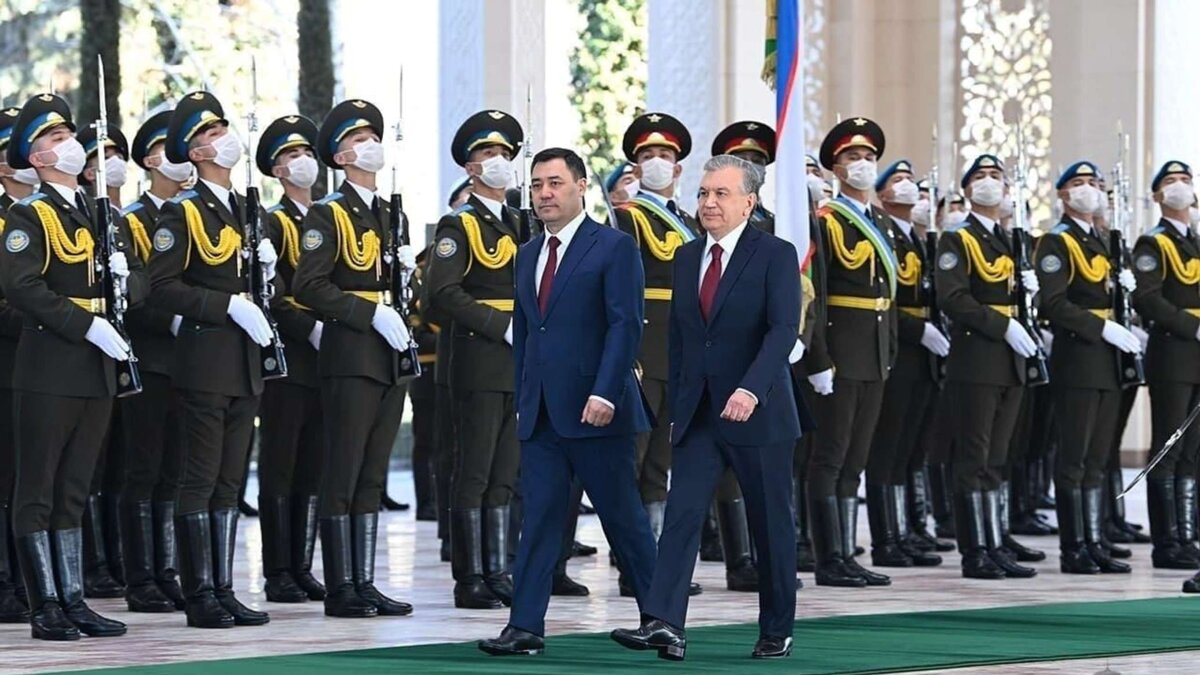 Каспийдегі қайғы: Мирзиёев пен Жапаров Қазақстан халқына көңіл айтты