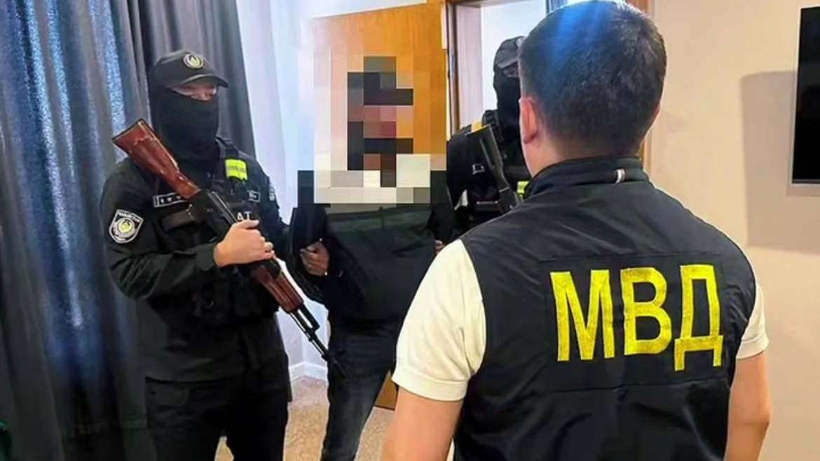 В Шымкенте задержали 36-летнего мужчину по подозрению в незаконном обороте наркотиков