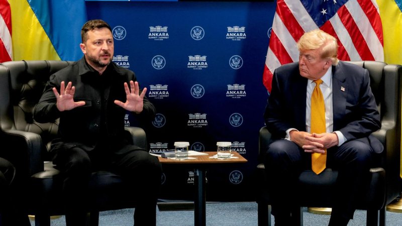 Зеленский отклонил идею Трампа о переговорах с Путиным в Москве
