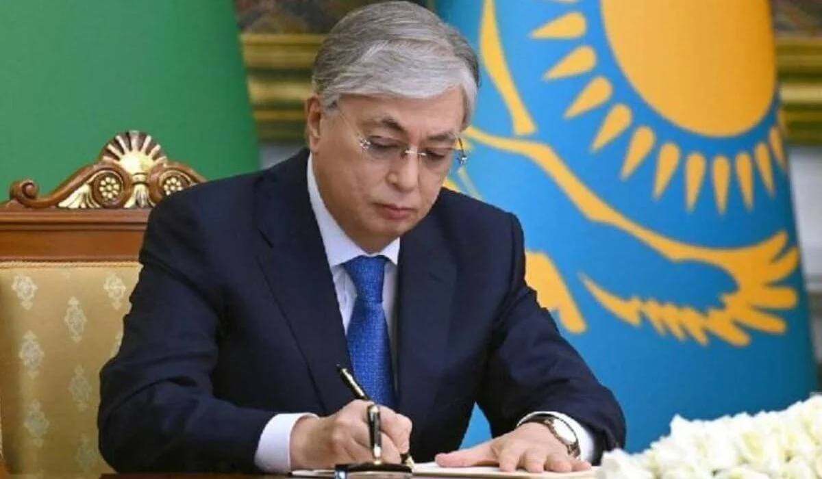 Токаев поздравил нового главу FIDE
